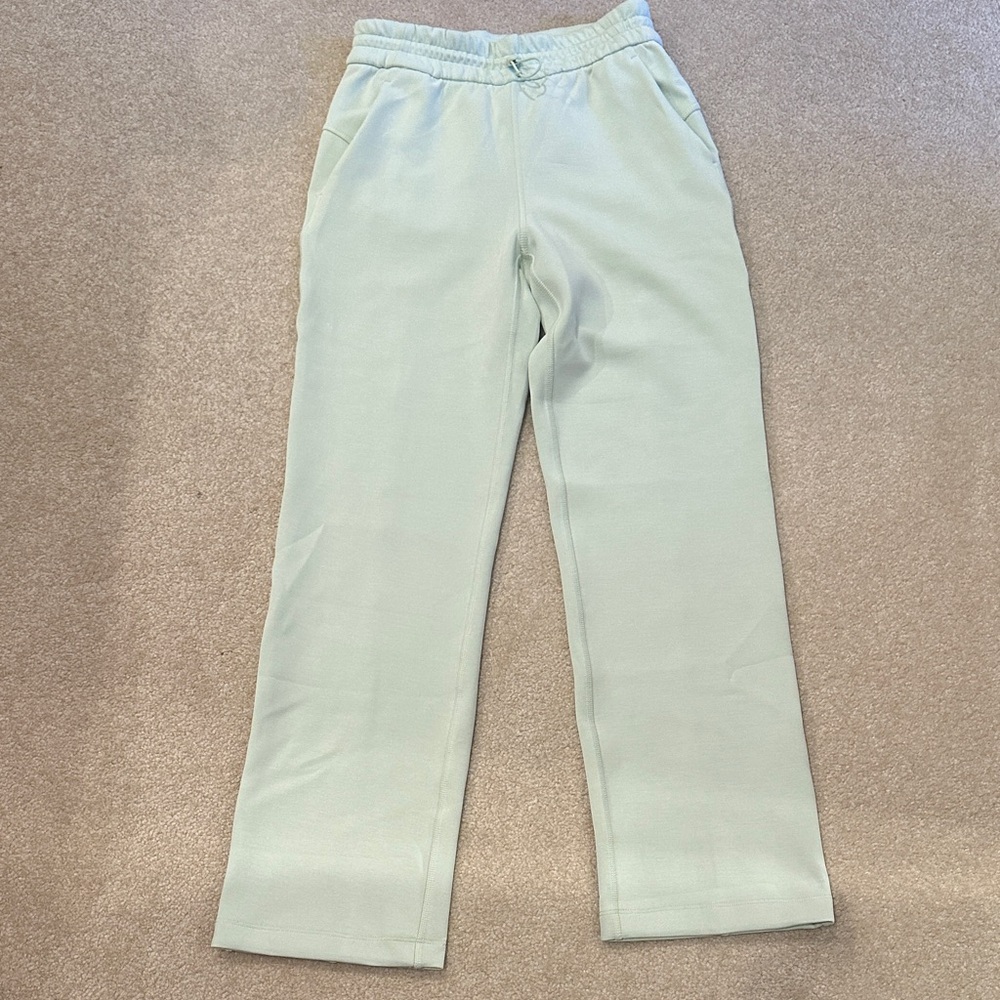 Lululemon Athletica Mint Green (kohlrabi green) 29” in-seam Soft Stream Pants